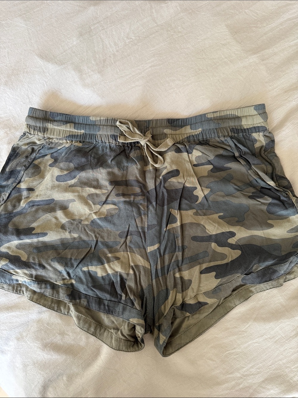 Z Supply Camo Shorts Size Small